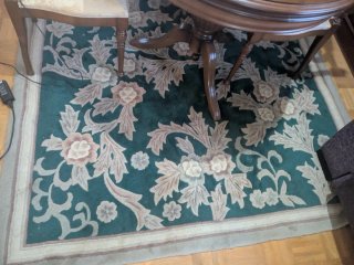 Alfombra grande de lana con diseño floral