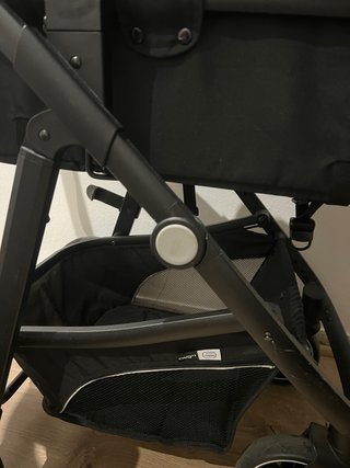 Carrito de bebé negro