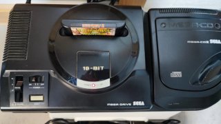 Sega Mega Drive + Mega CD II + 3 Mandos