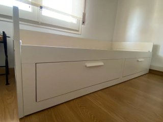 Cama extensible Ikea Brimnes + Mesita. Hospitalet