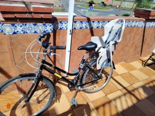 Bicicleta de ciudad mujer negra