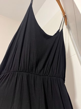 Vestido negro Mango tirantes plisado L