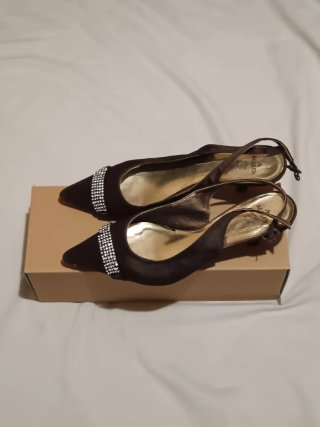 Zapatos para señoras.