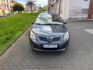 Toyota Avensis 2010
