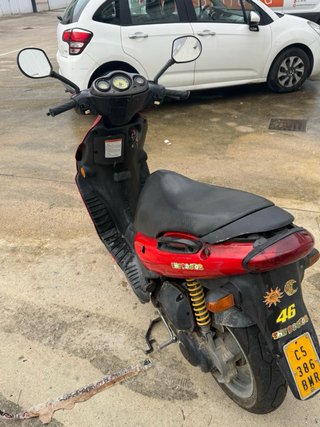 Suzuki Scooter Roja