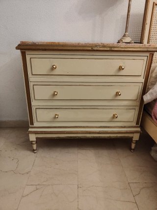 Dormitorio Vintage Francés con Mármol Rosa