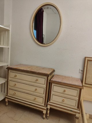 Dormitorio Vintage Francés con Mármol Rosa