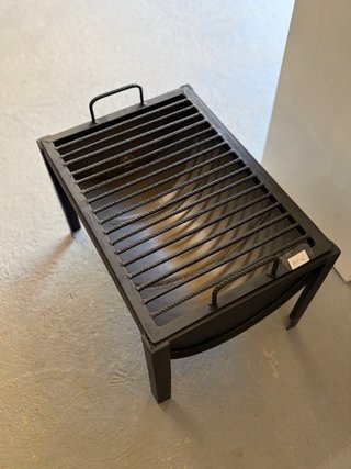 Asador pequeño negro metal