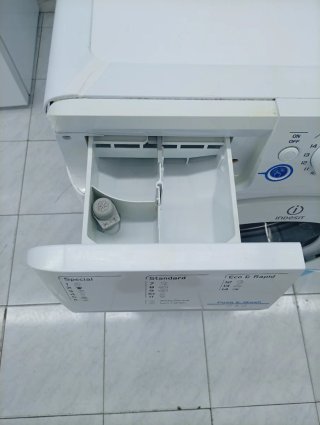 LAVADORA INDESIT 9kg 1400rpmA+++