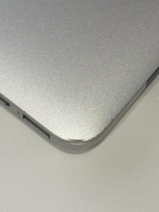 MacBook Pro 15 2.2 GHz i7 16GB RAM UK