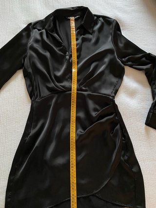 Vestido negro satinado Zara
