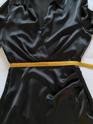 Vestido negro satinado Zara