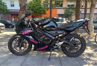Yamaha TZR 40cc Negra y rosa