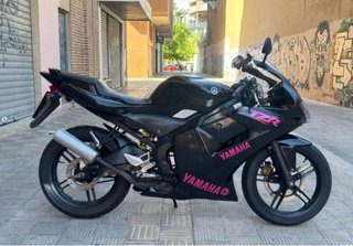 Yamaha TZR 40cc Negra y rosa
