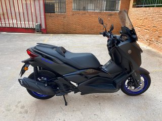Yamaha X-Max 125