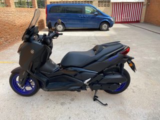 Yamaha X-Max 125