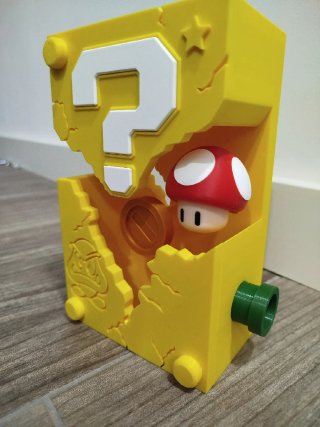 Caja de Mario Bros con Seta y Moneda