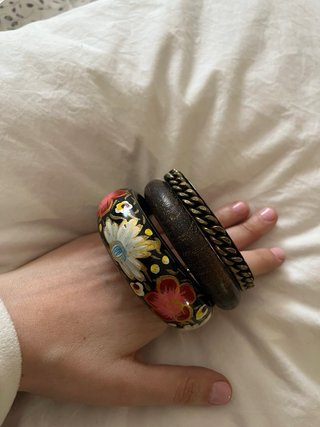 Pack 3 Pulseras Madera Flores y Cadena