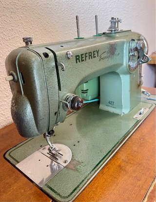 Máquina de coser Refrey Transforma 427 con motor