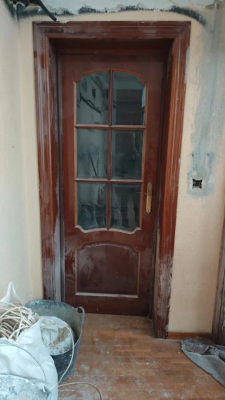 Puerta de madera interior