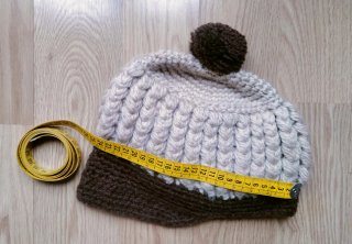 Gorro de lana, hecho a mano.