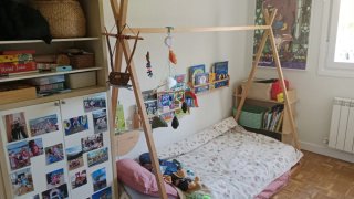 Cama infantil tipo tepee de madera