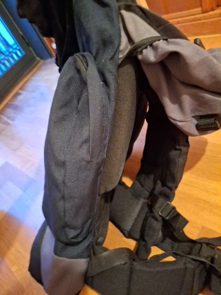 Mochila senderismo negra y gris