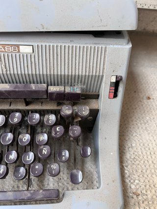 Máquina de escribir Olivetti Linea 88