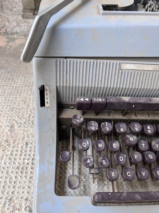 Máquina de escribir Olivetti Linea 88