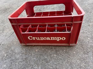 Caja Cerveza Cruzcampo Antigua Roja