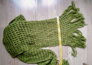 Boina y bufanda de lana, a juego. Hechas a mano