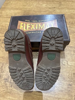 Zapatos náuticos de piel marrón