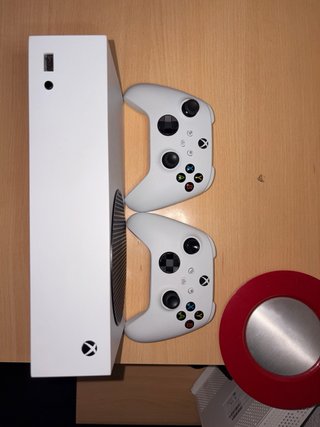 Xbox Series S + 2 Mandos Blancos