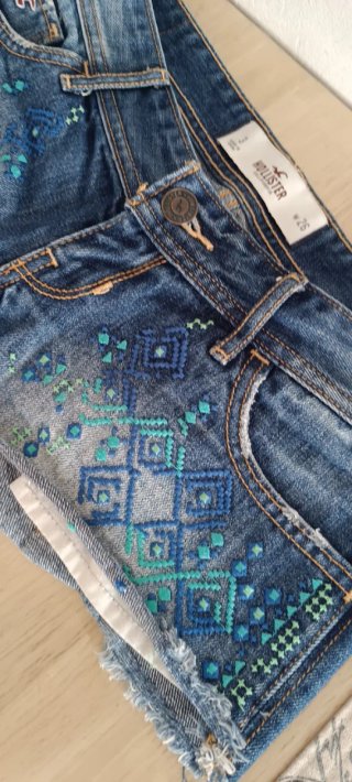 Shorts Hollister bordados talla 3