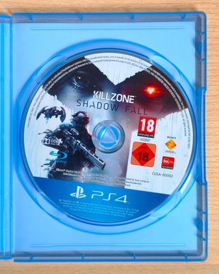 PS4 Slim Nero + 2 Giochi + Controller