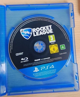 PS4 Slim Nero + 2 Giochi + Controller
