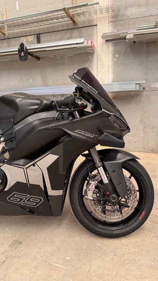 Ducati Panigale V4 2025 Carbono