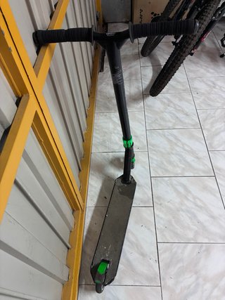 Patinete Oxelo Negro y Verde