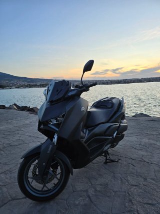 Yamaha XMAX 300 Negra