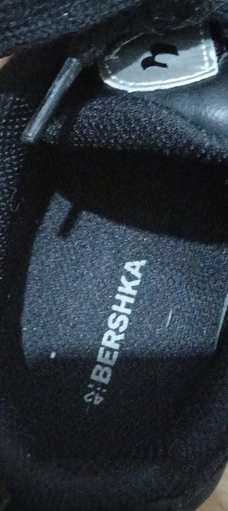Zapatillas Bershka Negras y Plateadas Talla 42