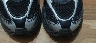 Zapatillas Bershka Negras y Plateadas Talla 42