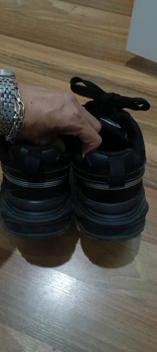 Zapatillas Bershka Negras y Plateadas Talla 42