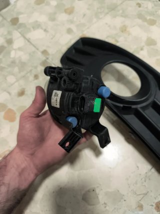 Faro Antiniebla Delantero Derecho + Moldura
