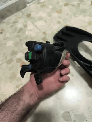 Faro Antiniebla Delantero Derecho + Moldura