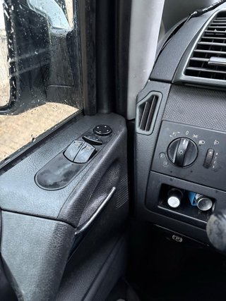 OPORTUNIDAD Mercedes Vito 9 plazas –Sin golpes –