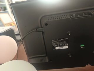 Televisor Thomson Smart 24.
