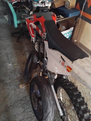 Husqvarna 510 Enduro Roja y Blanca