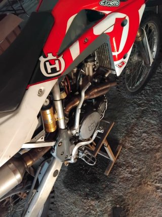 Husqvarna 510 Enduro Roja y Blanca