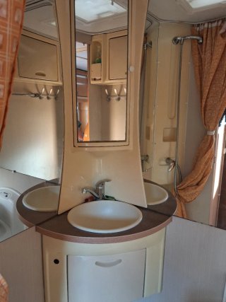 Autocaravana Chausson Flash 04