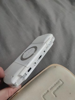 PSP 1004 Blanca con funda y cargador